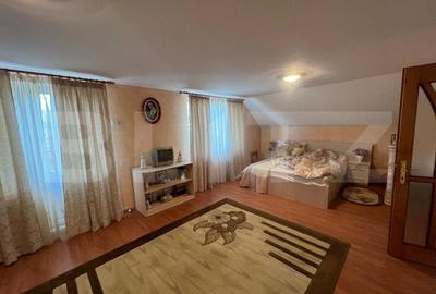 Casă cu 4 camere cu Teren 19 Mp în Central - 9