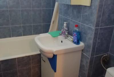 Apartament cu 2 camere decomandat în Tractorul