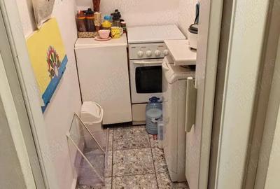 Garsonieră decomandată în Titan