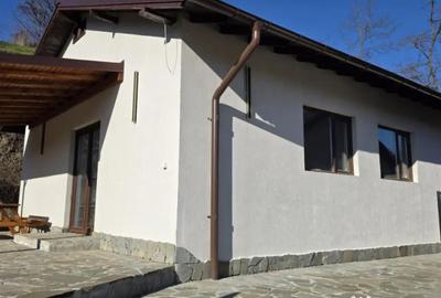 Casă cu 3 camere cu Teren 1890 Mp în Central - 13