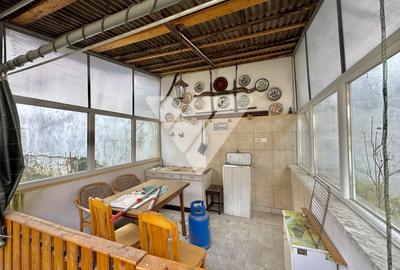 Casă individuală cu 8 camere cu Canalizare în Central - 11