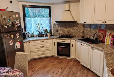 Casă cu 4 camere în Central - 3