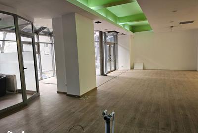 Spațiu comercial, de 120 mp, în Nicolina - 2