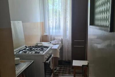 Apartament cu 2 camere nedecomandate etaj 3 - Zona George Enescu