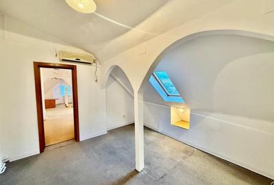 MOȘILOR - VILĂ DE ÎNCHIRIAT- 9 CAMERE- PENTRU BIROURI, CLINICA, AFTER SCHOOL - 32