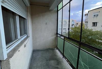 Apartament cu 3 camere de vanzare micro 16 - 1