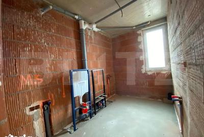 Casă cu 10 camere cu Teren 611 Mp în Moșnița Nouă