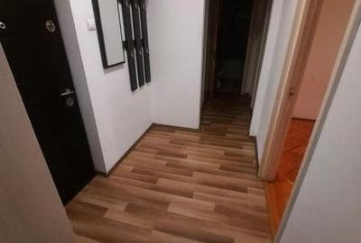 Apartament cu 2 camere decomandat în Titan