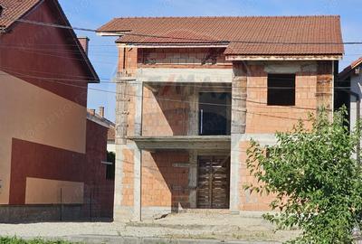 Casă cu 6 camere cu Teren 350 Mp în Central - 12