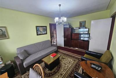 Apartament cu 2 camere semidecomandat în Micro I - 6