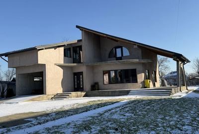 Casă cu 4 camere cu Teren 1600 Mp în Ciochina - 5