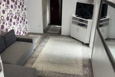 Apartament 3 camere, semidecomandat, 56 mp,  zona Eroilor - 1