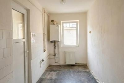 Apartament cu 2 camere semidecomandat în Florilor - 2