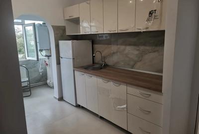 Inchiriez apartament Zona Soveja - 3