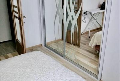 Apartament cu 3 camere decomandat în Tractorul - 3