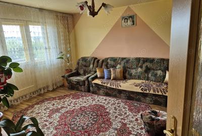 Apartament cu 4 camere decomandat în Central