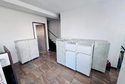 Casă individuală cu 3 camere cu Canalizare în Central - 2