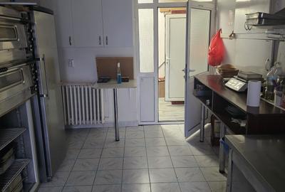 Spațiu comercial, de 280 mp, în Central - 6