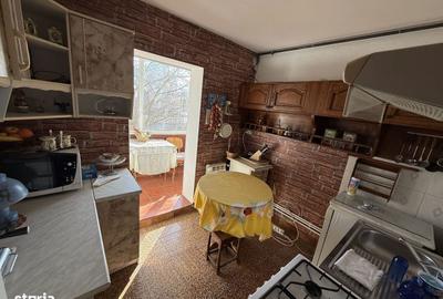 Apartament cu 3 camere decomandat, mobilat în Gara