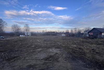 Teren intravilan, 1700 mp, deschidere la drum, Siret - 1