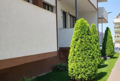 Apartament cu 4 camere decomandat, mobilat în Tractorul - 2