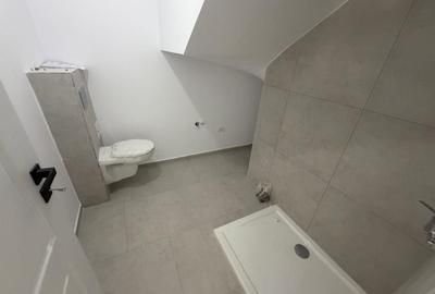 Duplex cu 5 camere cu Canalizare în Central - 11