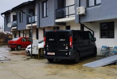 VAND 3 VILE 360MP+300MP CURTE+2 LOC PARCARE IN ZONA 1 DECEMBRIE IF-250.000 euro - 2