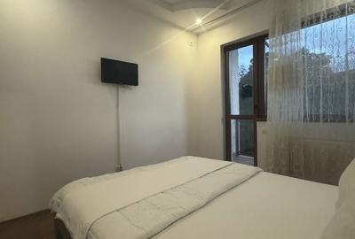 Casă cu 8 camere cu Teren 220 Mp în Central - 3