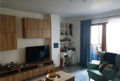 Apartament cu 2 camere semidecomandat, mobilat în Torontalului