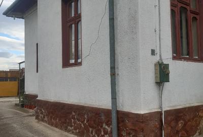 Casă cu Teren 1471 Mp în Central - 8