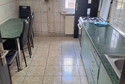 Apartament cu 3 camere decomandat în Tudor - 4