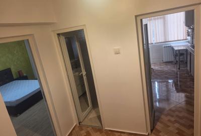 Apartament cu 2 camere decomandat în - 4