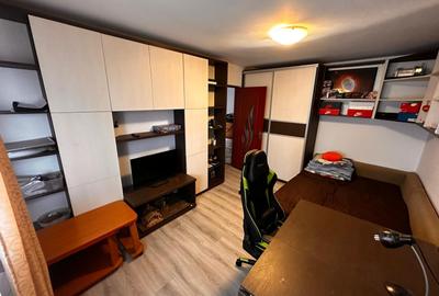 Apartament cu 2 camere semidecomandat, mobilat în P-ța Reșița