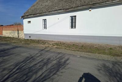 Casa 4 camere renovata recent in Șeitin- - 4