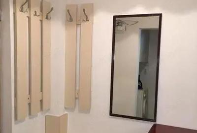 Garsoniera de vanzare in zona 1 Decembrie - 2