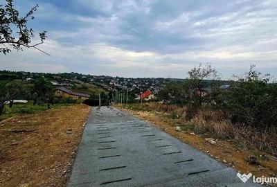 Teren de 670 mp, în Bucium