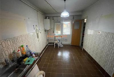 Apartament cu 3 camere decomandat în Central - 3