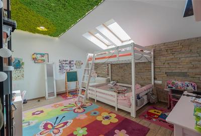 Casă individuală cu 7 camere cu Canalizare în Bucium - 38