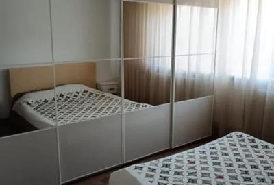 Apartament cu 3 camere decomandat în Sărari - 1
