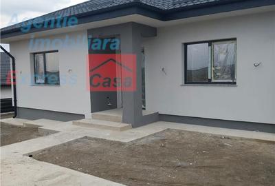 Casă cu 4 camere cu Teren 500 Mp în Dumești - 13