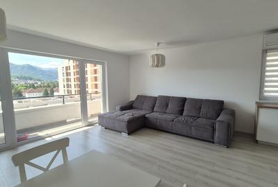 Apartament cu 2 camere semidecomandat, mobilat în Bartolomeu