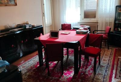 Apartament cu 4 camere la etajul 1/3 in bloc construit in asociatie,220.000 € - 1