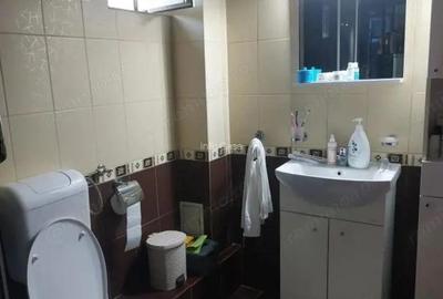 Casă cu 8 camere cu Teren 330 Mp în Central - 9