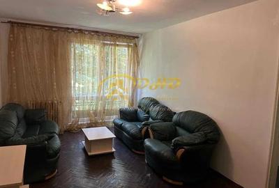 Apartament cu 3 camere circular în Piața Unirii