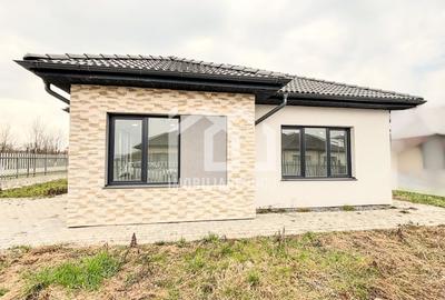 Casă individuală cu 4 camere cu Canalizare în Jucu de Sus - 1