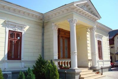 Vila cu arhitectura si teren 500mp - 1