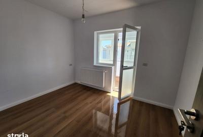 Apartament cu 3 camere decomandat în Șerbănești - 12