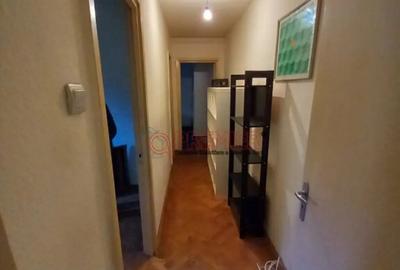 Apartament cu 3 camere semidecomandat în Central - 6
