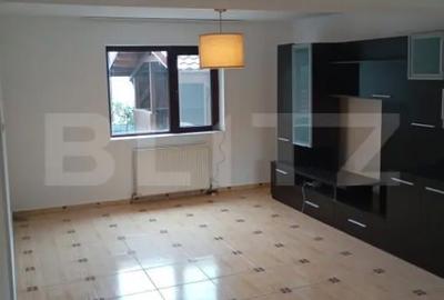 Casă cu 4 camere cu Teren 350 Mp în Central - 1