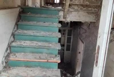 Casă cu 10 camere cu Teren 2400 Mp în Central - 10